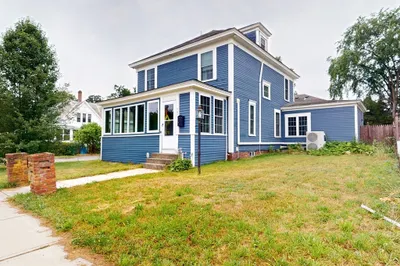 107 E Main St 1