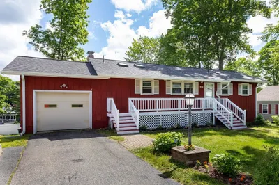 8 Yale Dr