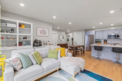 10-16 Everett St #204 1