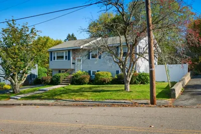 39 Gallows Hill Rd