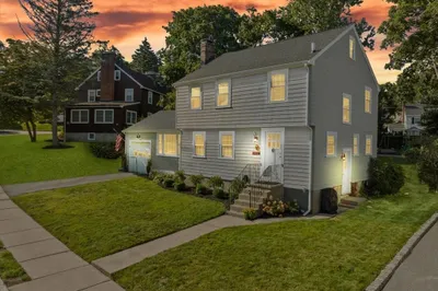 219 Stratford St