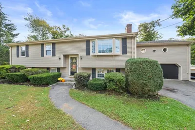 10 College Rd