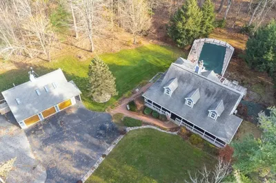 10 Wallace Brook Rd 1