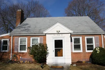 126 Russell Rd 1
