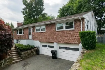 8 Gleason St 1