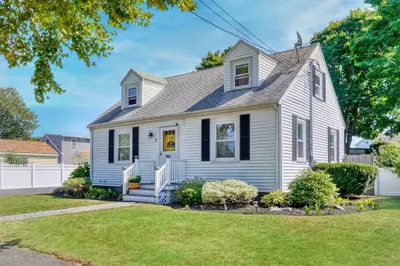 7 Lexington Dr 1