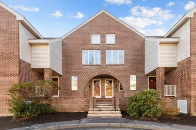 6 Mayfair Ct #6 1