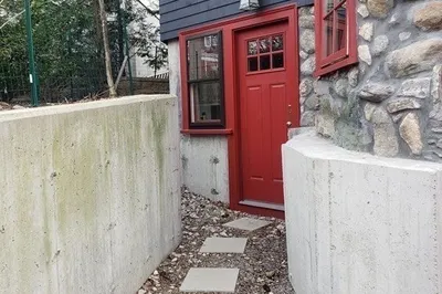 153 University Road #1