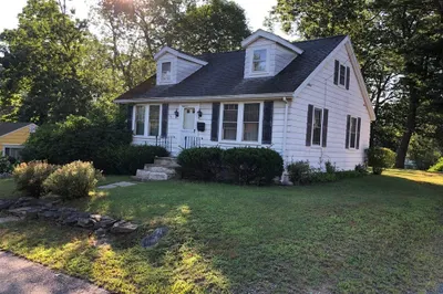 24 Greylock Ave 1
