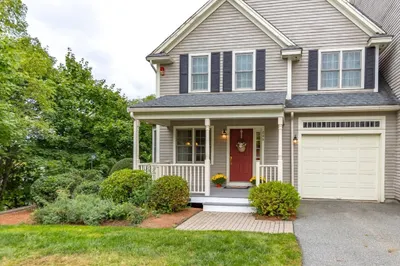 10 Cunningham Ln #206 1