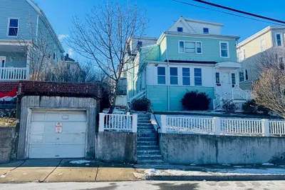 156 Campbell Ave #1