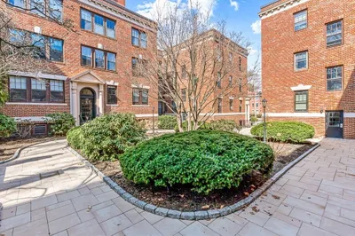 1990 Commonwealth Ave #6