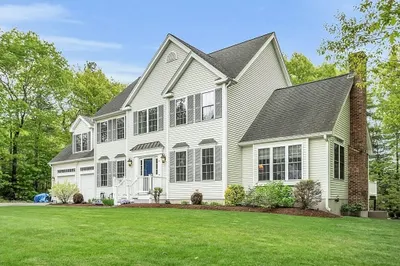 4 Winterberry Ln 1