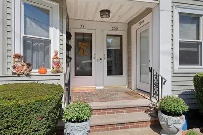 209-211 Kendrick Ave #2
