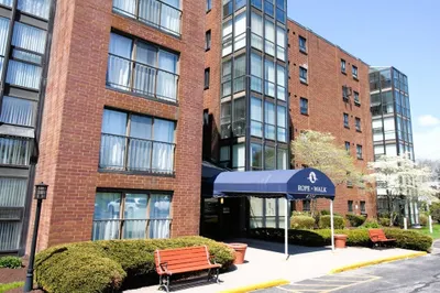 4234 North Main St #208 1