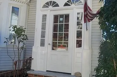 91 Leyden St 1