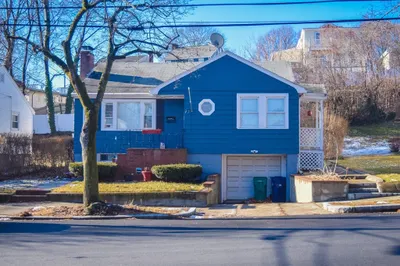 77 Maryknoll St