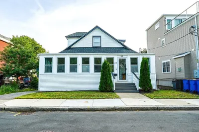 33 Bay View Ave 1