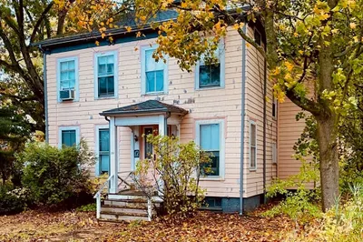 36 Mystic St 1