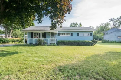 401 Stapleton Rd