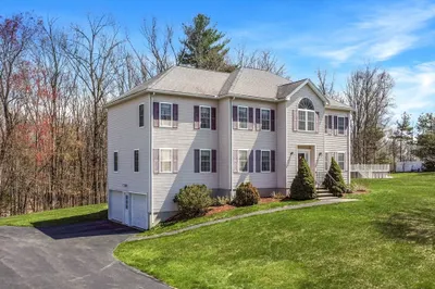 3 Hillview Drive 1
