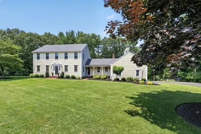 20 Centennial Way 1
