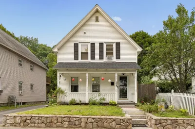323 Rollstone St 1