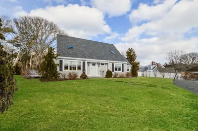 84 Colonial Way 1