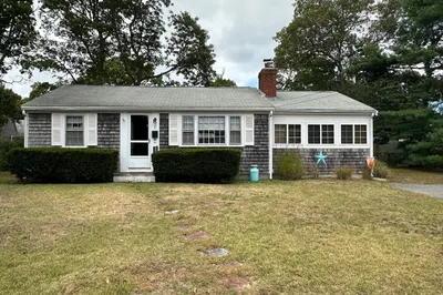 6 Lauries Ln 1