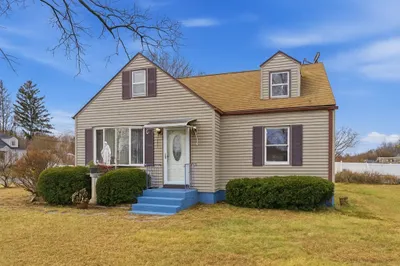 41 Susan Ave 1