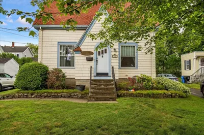 14 Cottage St