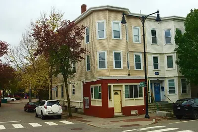250-252 Western Ave #3 1
