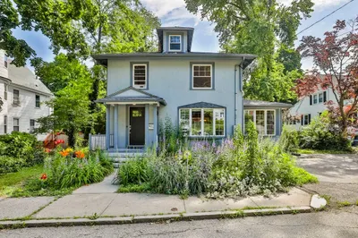 24 Myrtle Ave