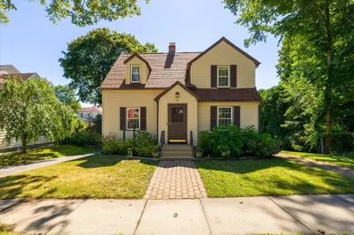 49 Monroe Ave