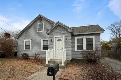 10 Coyle Ave 1