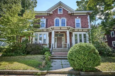 41 Van Winkle St 1