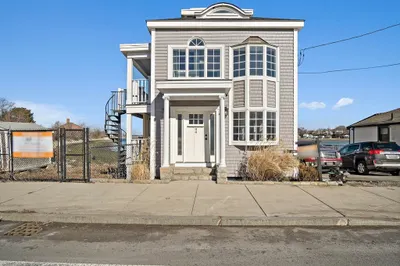 94 Bridge St