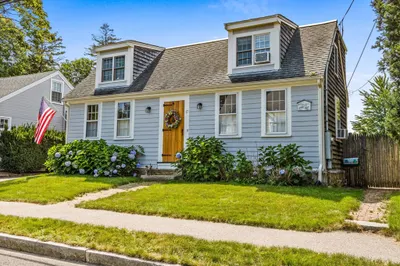 17 Pleasant St 1