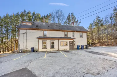 1328 Mammoth Road ##1
