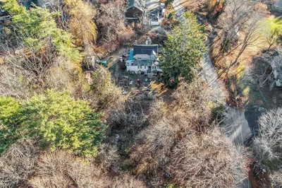 2 Great Hill Road