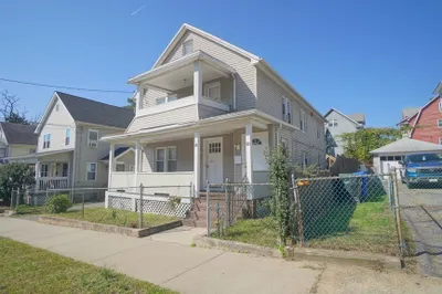 44-46 Algonquin Pl 1