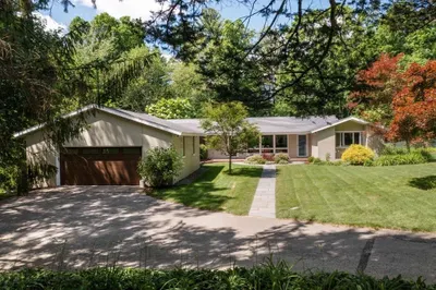 5 Greystone Rd