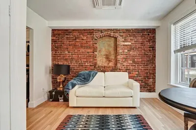 130 Myrtle St #6