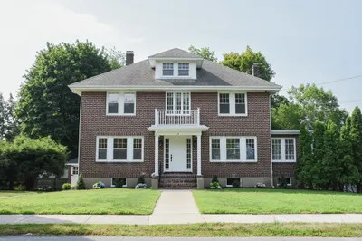 19 Stoneleigh Rd 1
