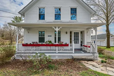 23 S Mill River Rd 1