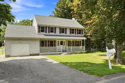 86 Pond St 1