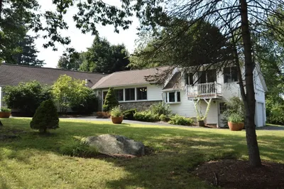 511 Elm St 1