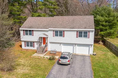 44 Hilltop Dr