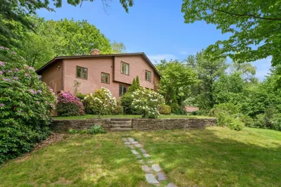 29 Pine Ridge Rd