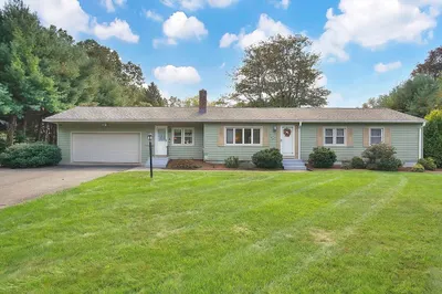 407 Wolf Swamp Rd 1